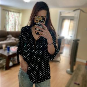 Women’s polkadot shirt🤍